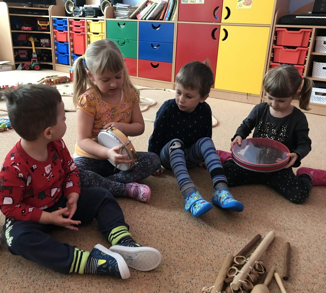 ODPOLEDNÍ HRY: ,,NAŠE SMYSLY" - 10