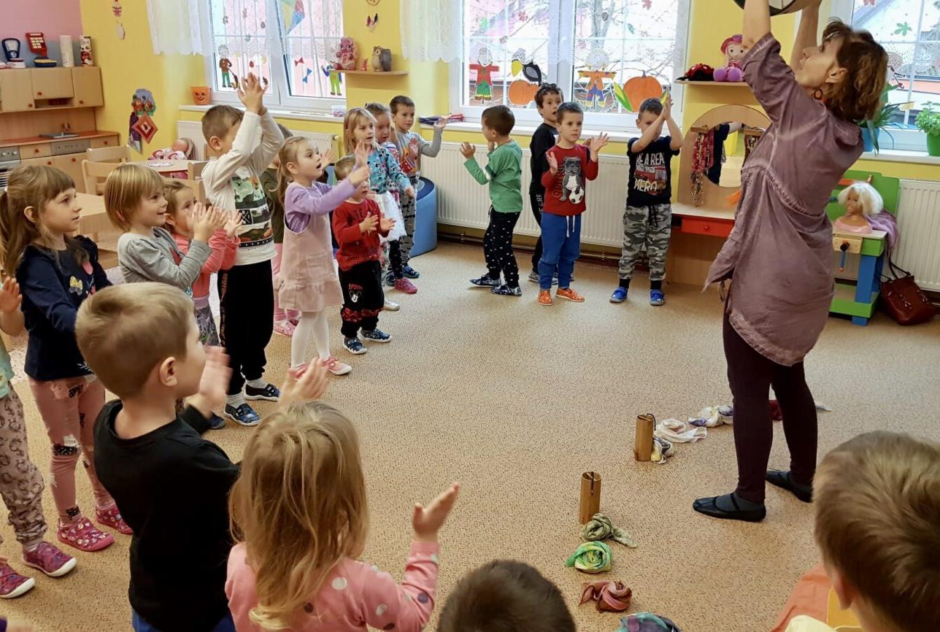 MUZIKOTERAPIE: ,,INDIÁNSKÁ POHÁDKA" - 10