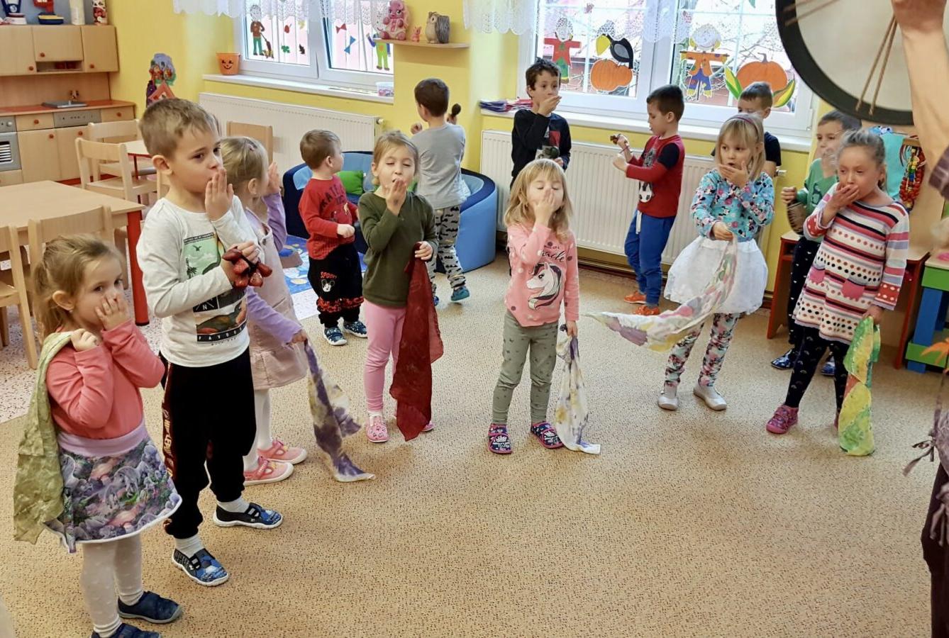 MUZIKOTERAPIE: ,,INDIÁNSKÁ POHÁDKA" - 12