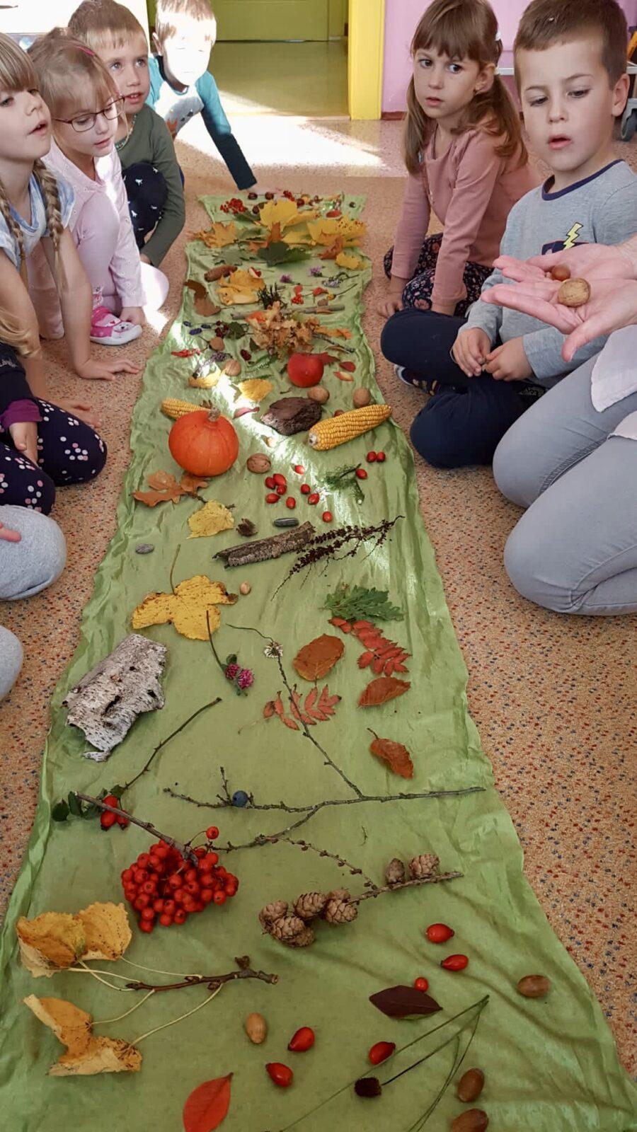 SOVIČKY: ,,LISTÍ ŽLOUTNE POLETUJE" - 14