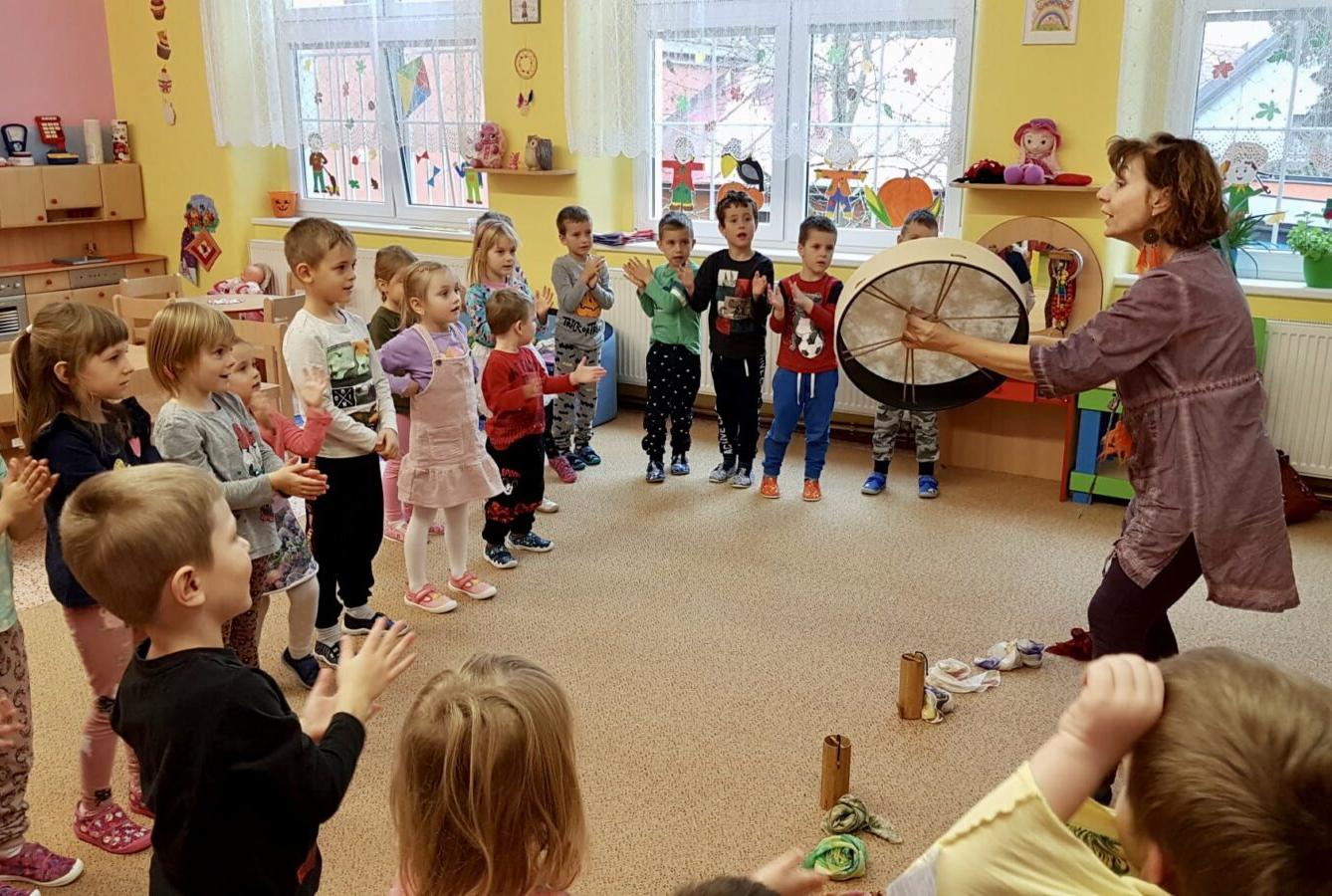 MUZIKOTERAPIE: ,,INDIÁNSKÁ POHÁDKA" - 13