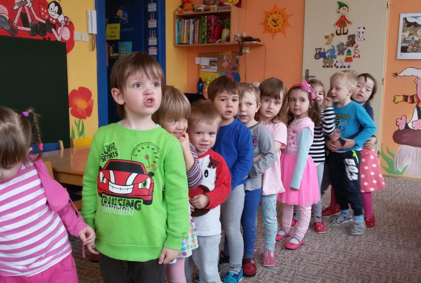 Broučci slaví: Toníček měl narozeniny - 9