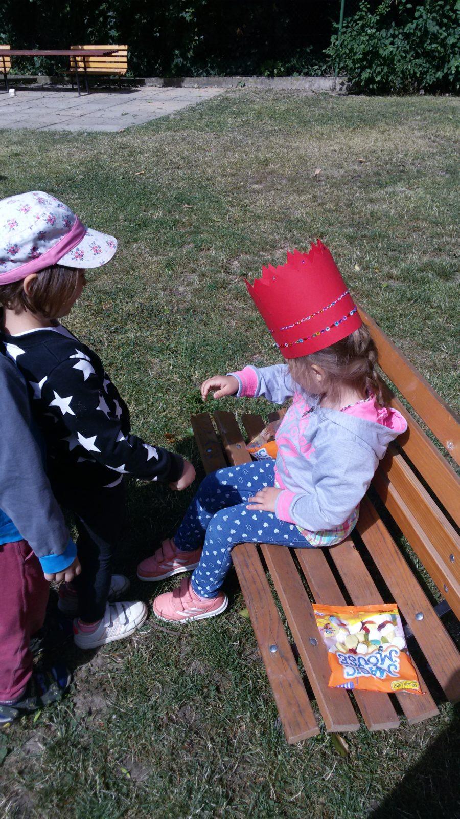 Broučci slaví: Sofinka měla narozeniny - 4