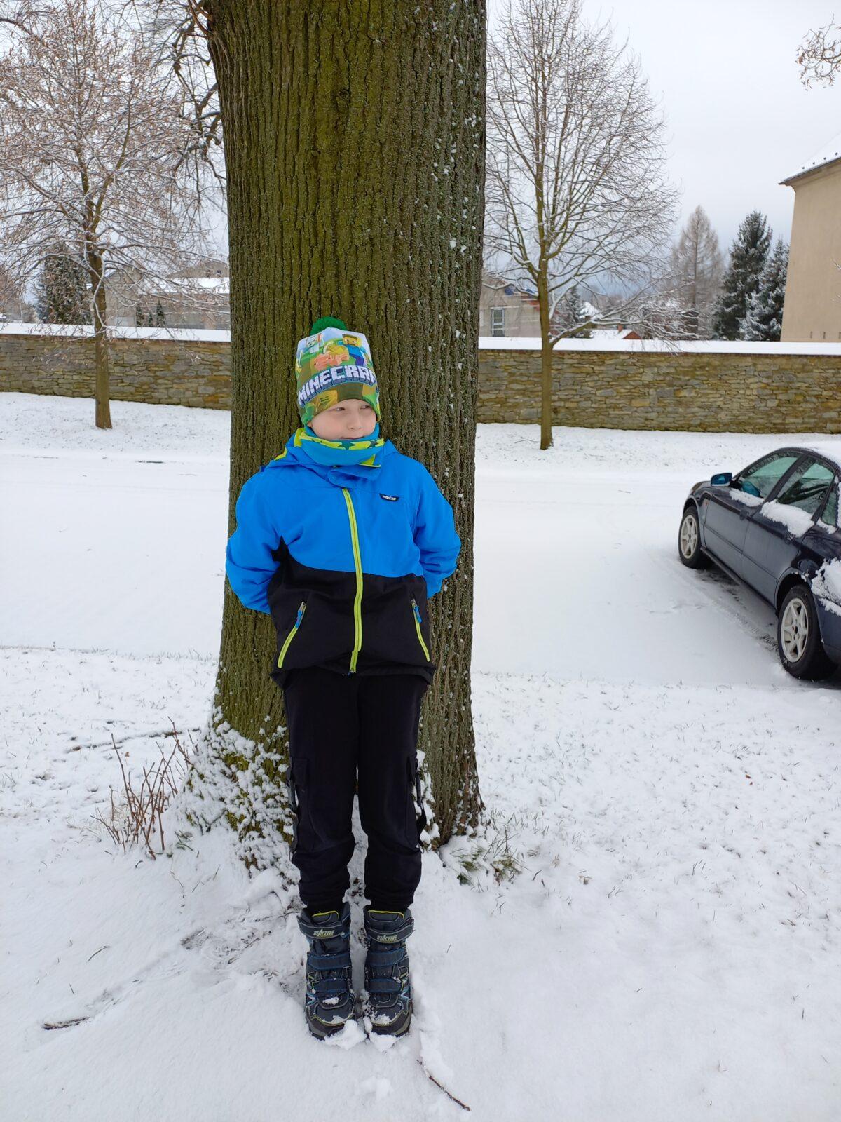 Prvňáčci si užívají sněhovou nadílku - 9