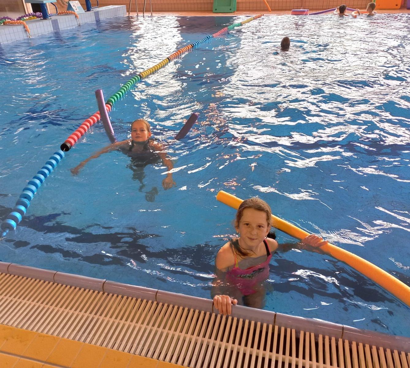 Zahájení plaveckého výcviku - 1. a 5. třída - 1