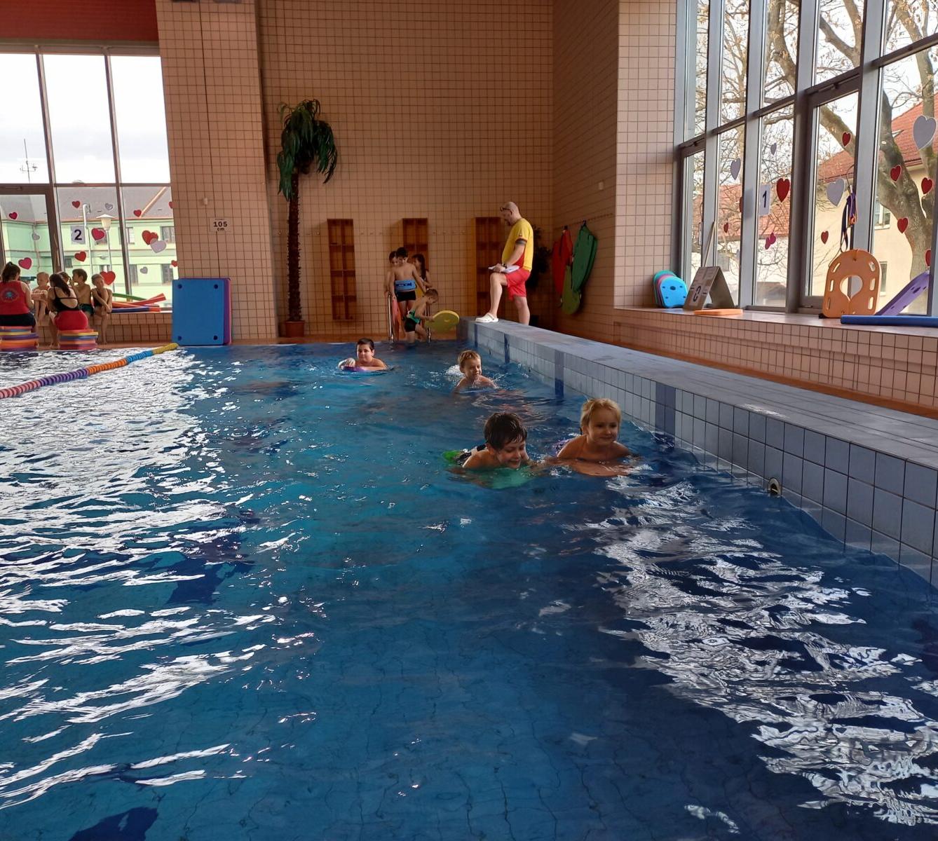 Zahájení plaveckého výcviku - 1. a 5. třída - 5