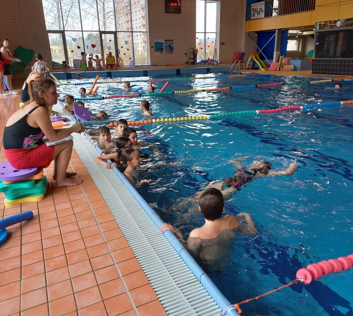 Zahájení plaveckého výcviku - 1. a 5. třída - 11