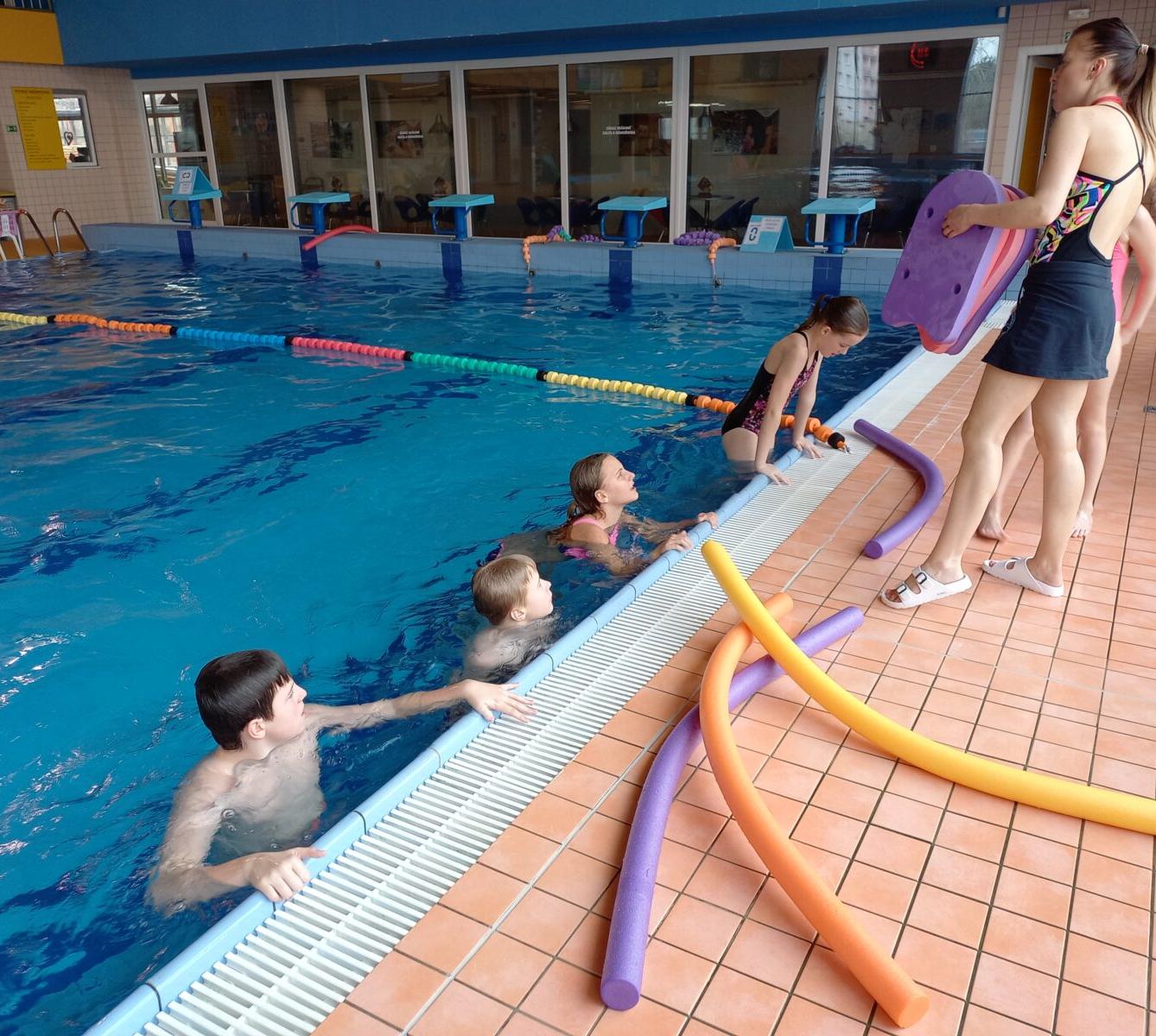 Zahájení plaveckého výcviku - 1. a 5. třída - 12