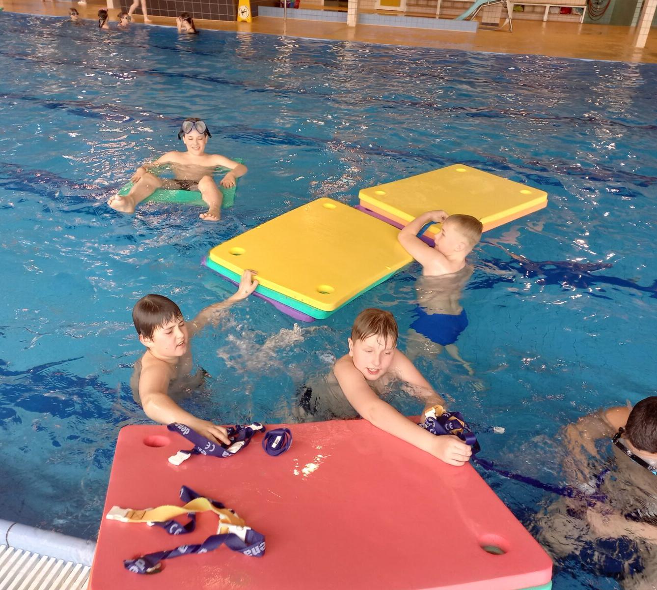 Ukončení plaveckého výcviku - 1. a 5. třída - 2