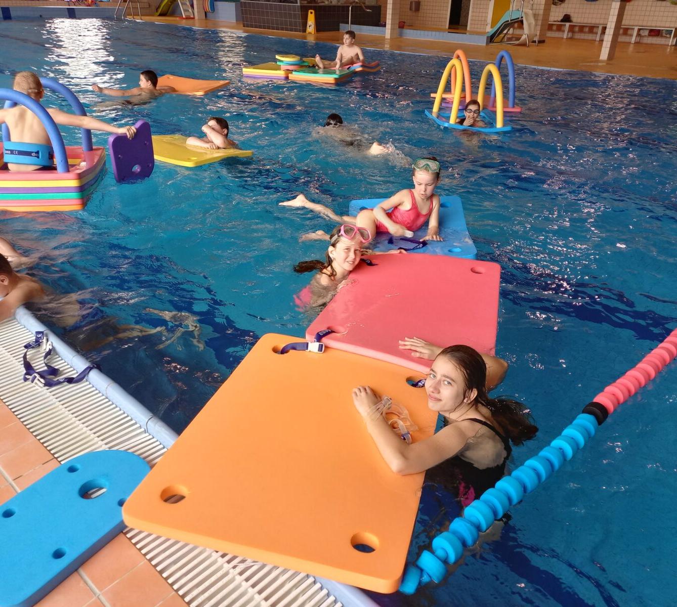 Ukončení plaveckého výcviku - 1. a 5. třída - 8