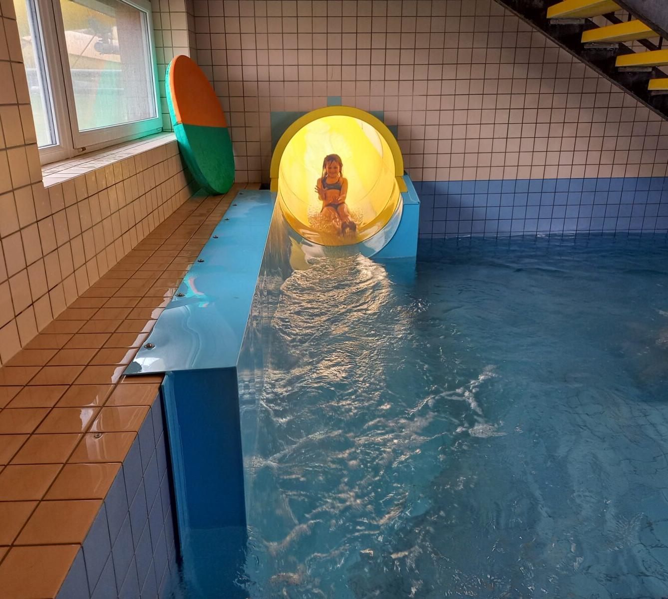 Ukončení plaveckého výcviku - 1. a 5. třída - 12