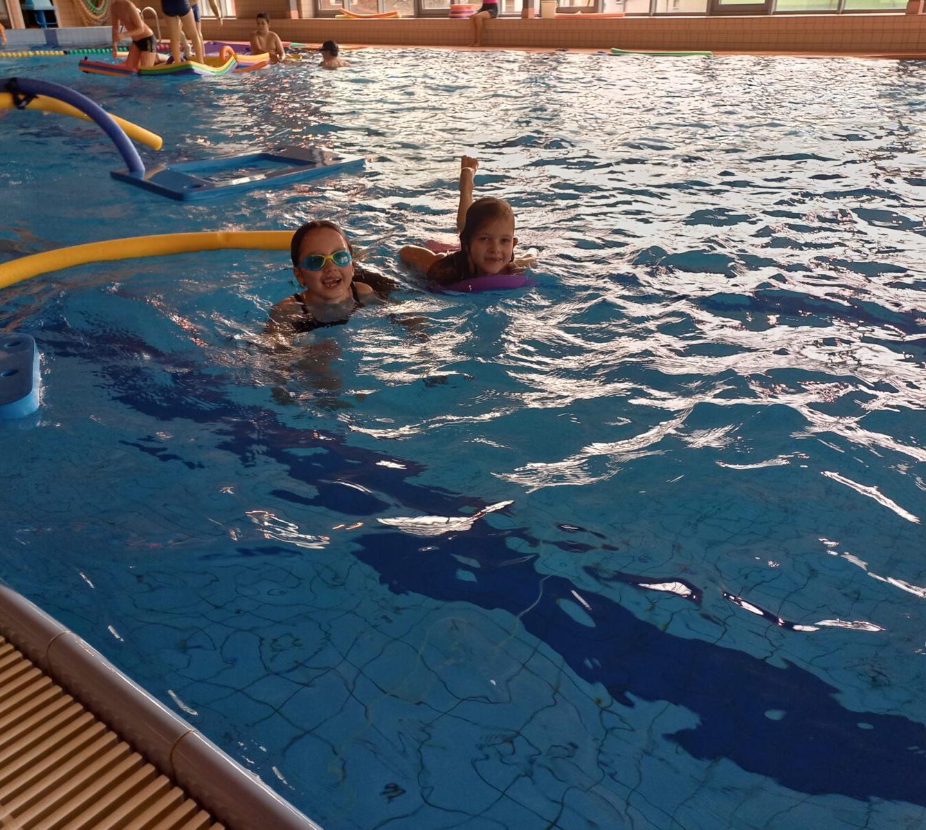 Ukončení plaveckého výcviku - 1. a 5. třída - 15