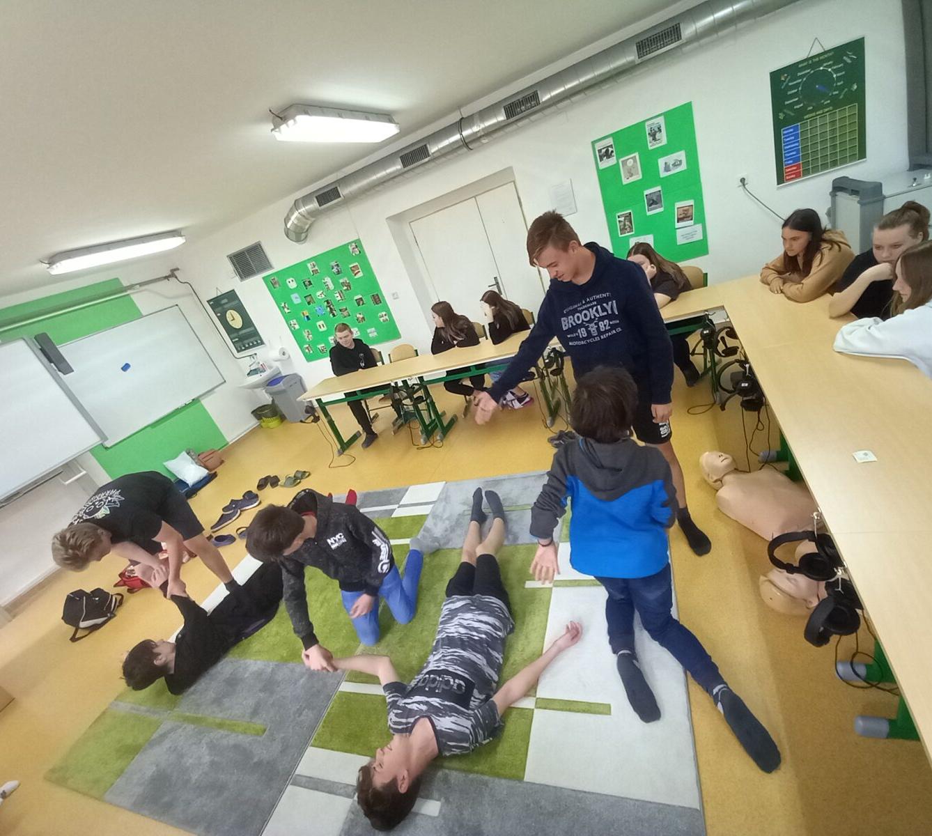 1. pomoc v 8. třídách - 10