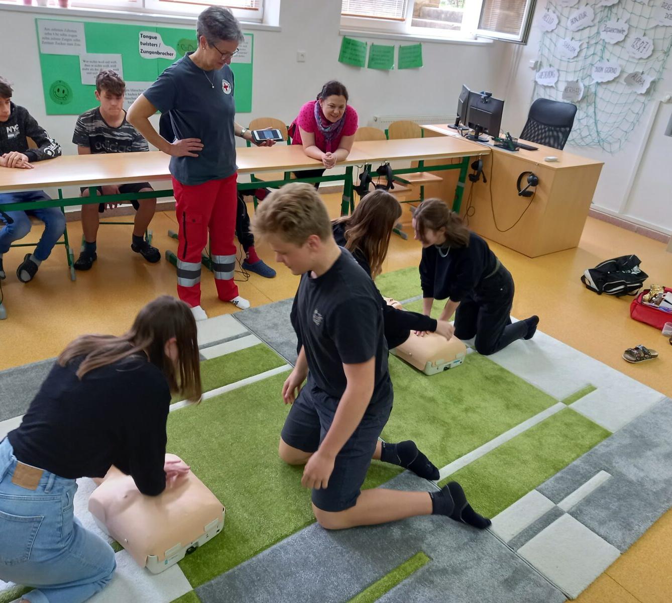 1. pomoc v 8. třídách - 13