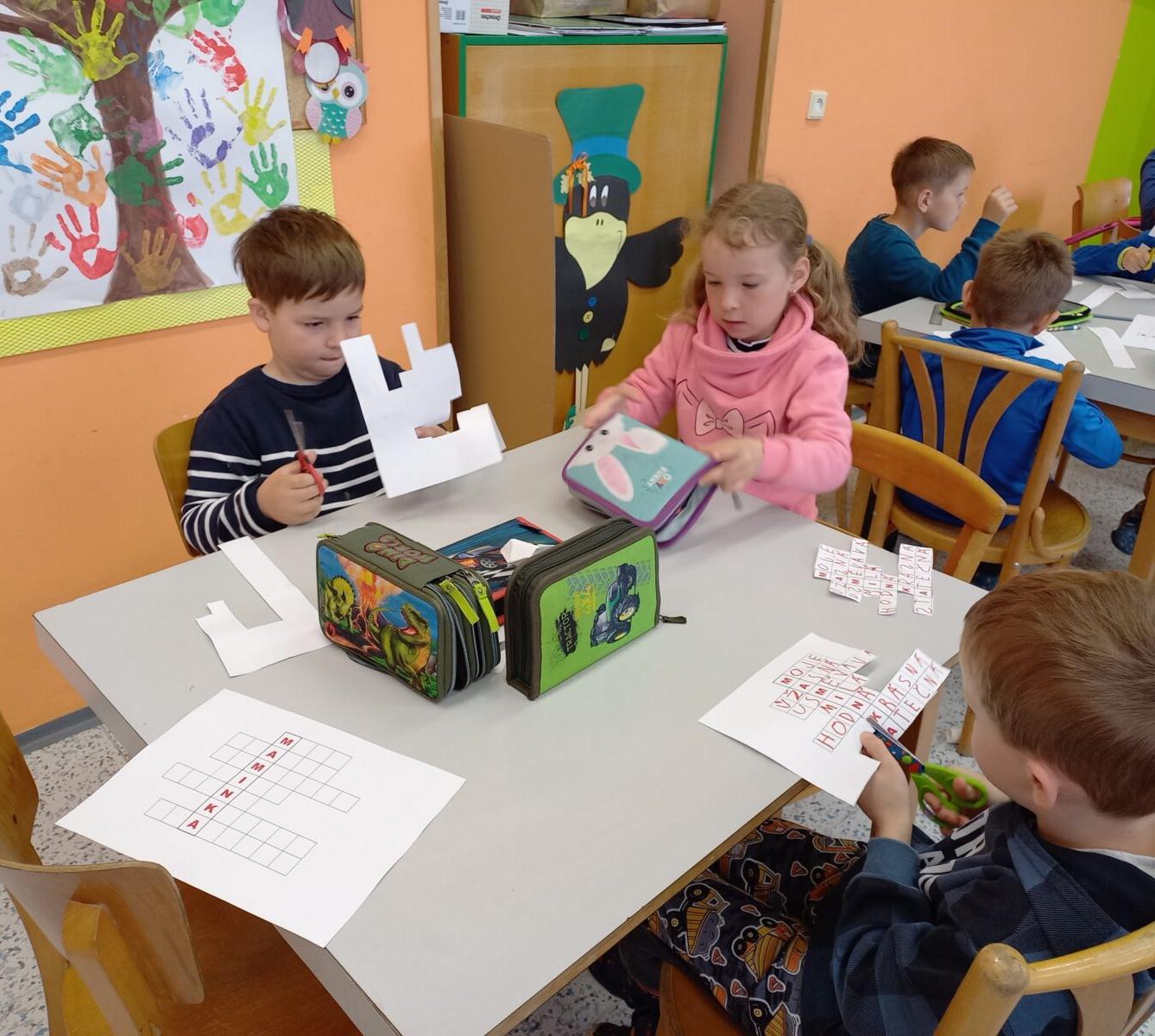 Prvňáčci pečou pro maminky - 8