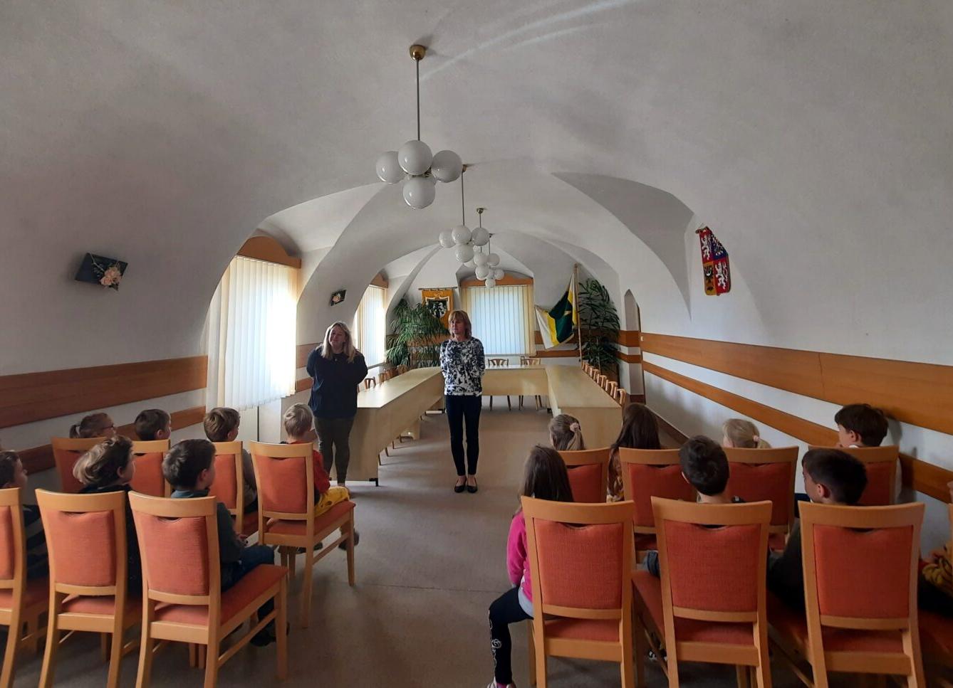 5. 10. - 1.B v obecní knihovně - 1