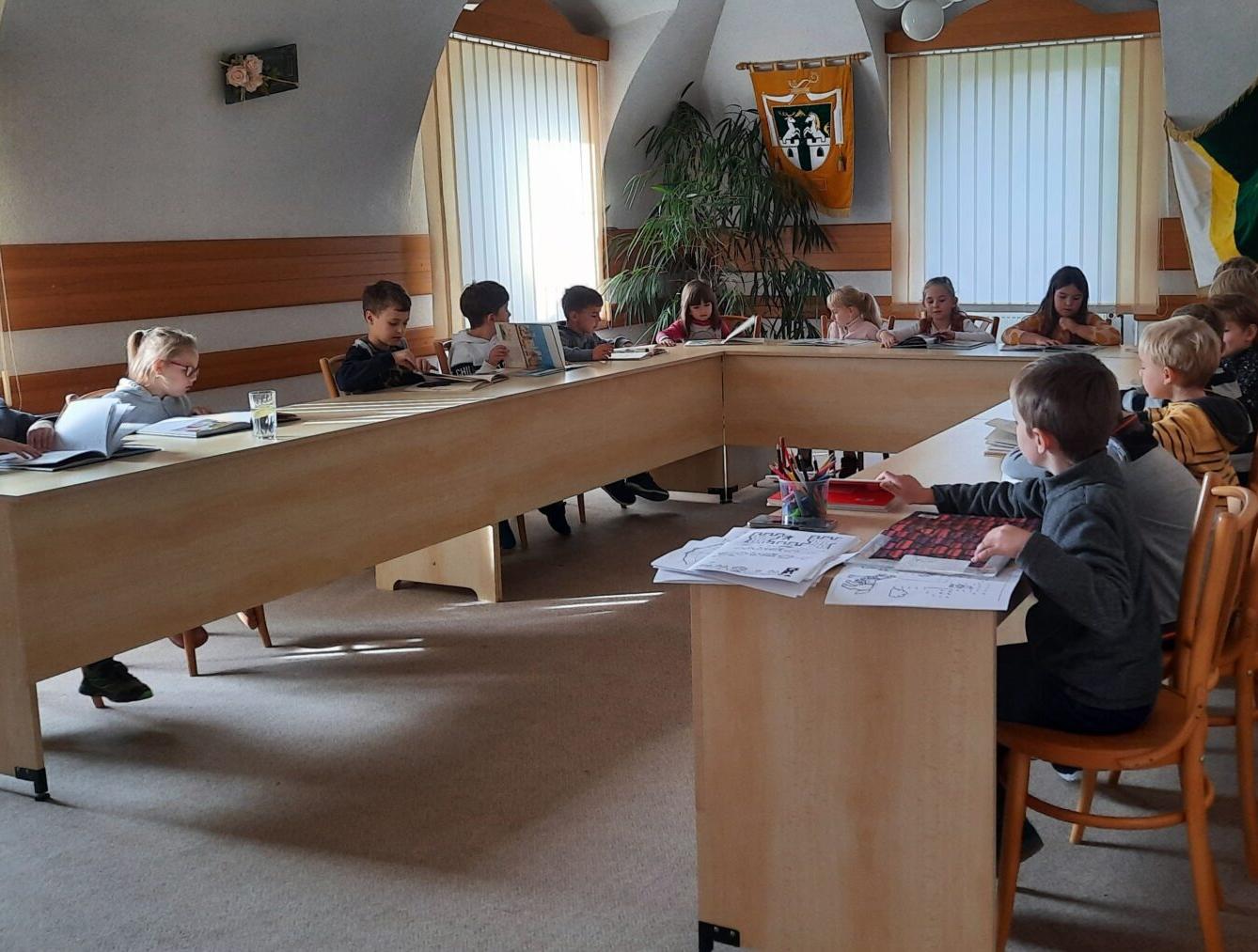 5. 10. - 1.B v obecní knihovně - 8