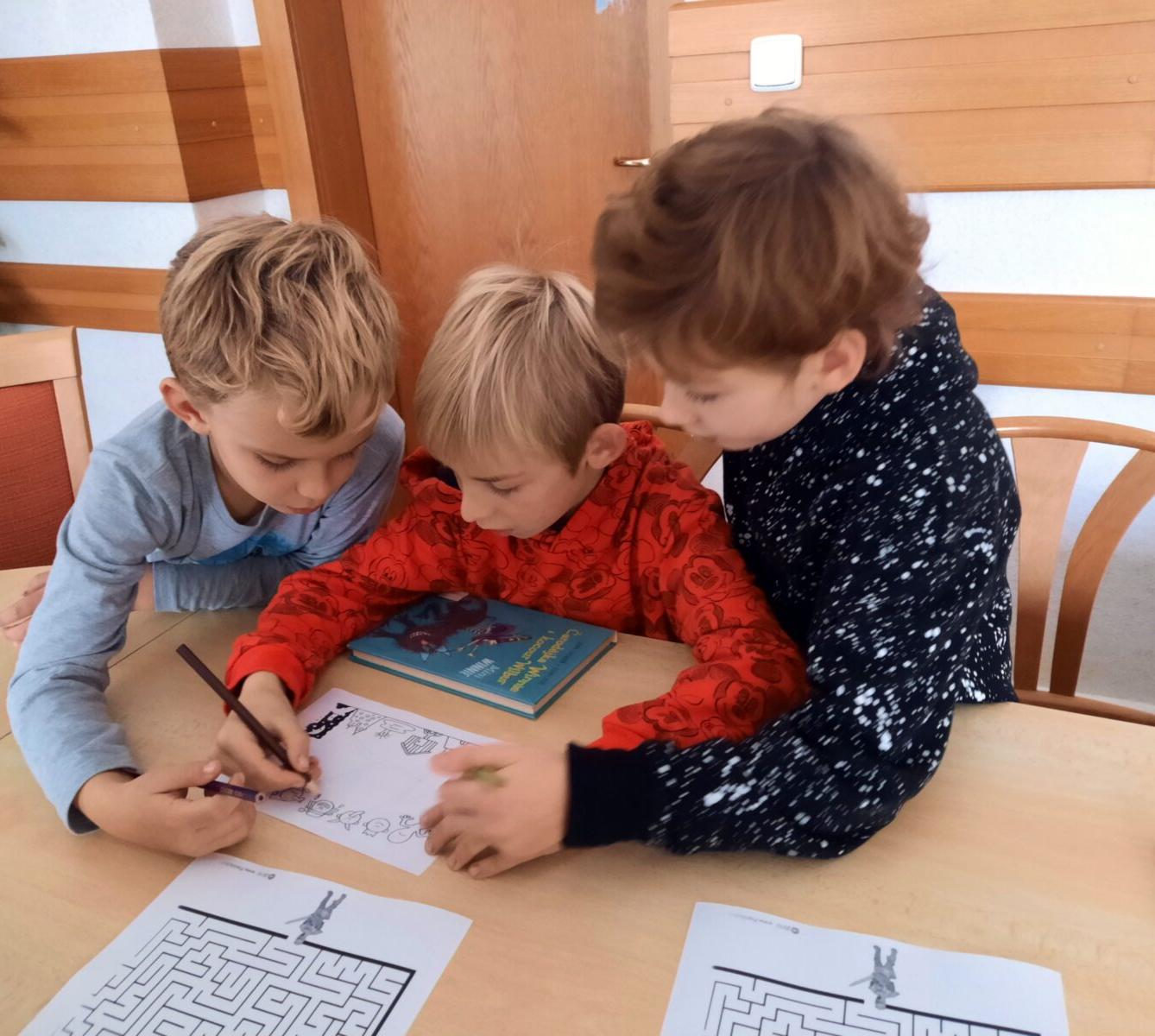 5. 10. - 1.B v obecní knihovně - 12