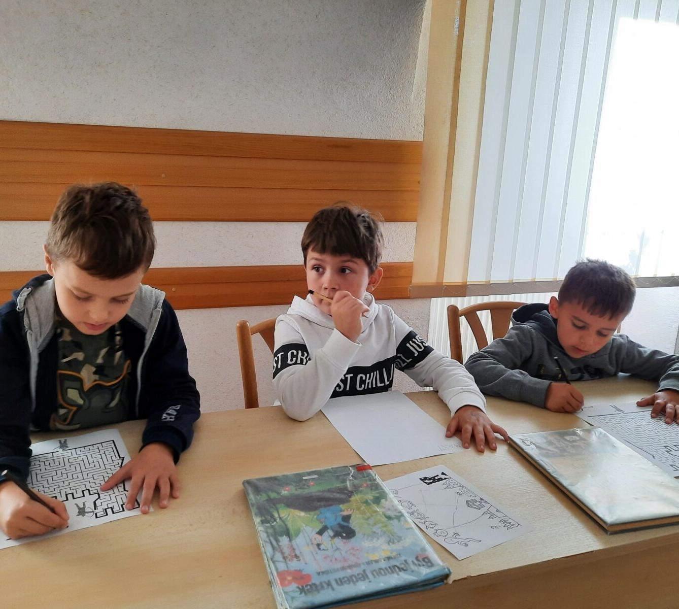 5. 10. - 1.B v obecní knihovně - 16