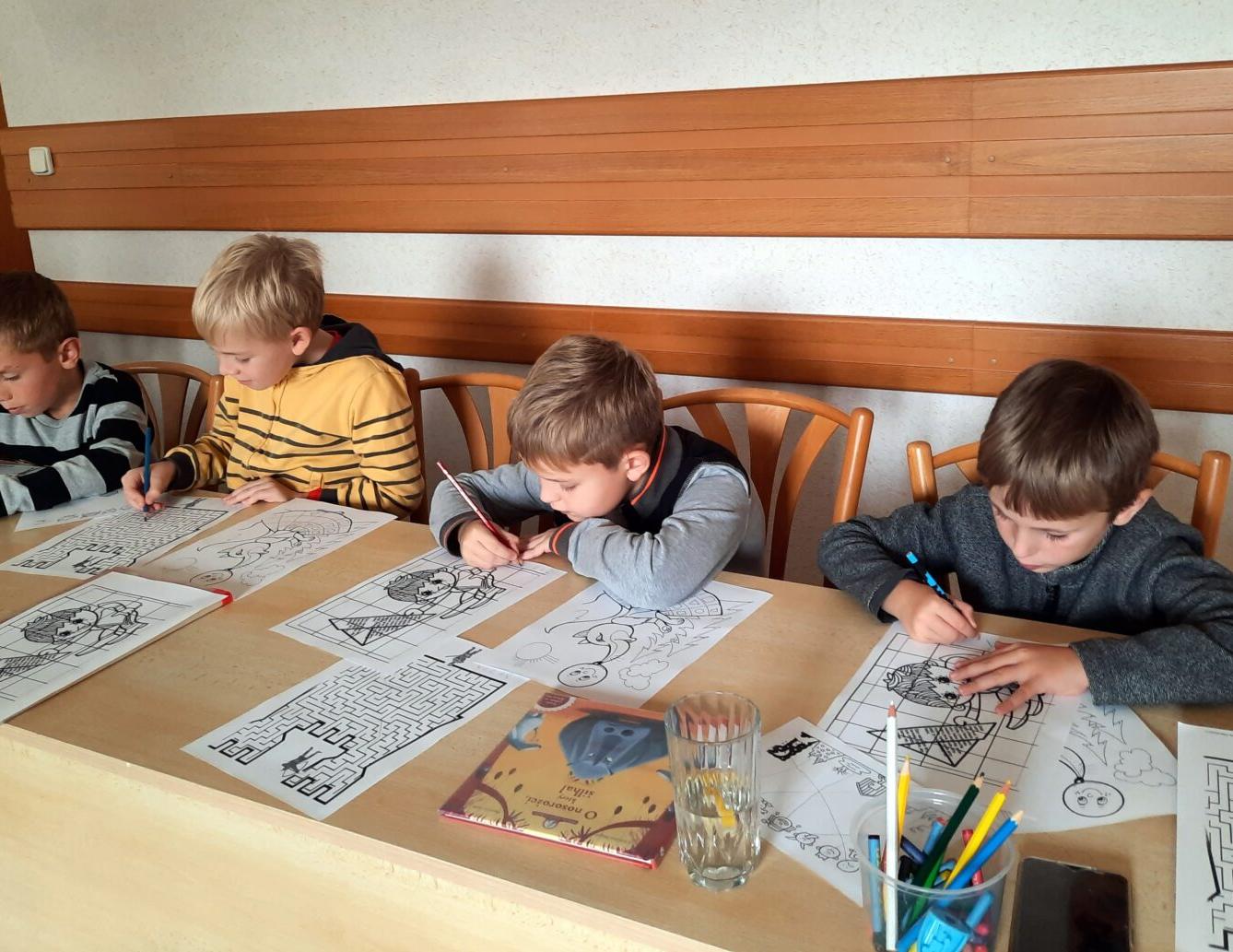 5. 10. - 1.B v obecní knihovně - 18