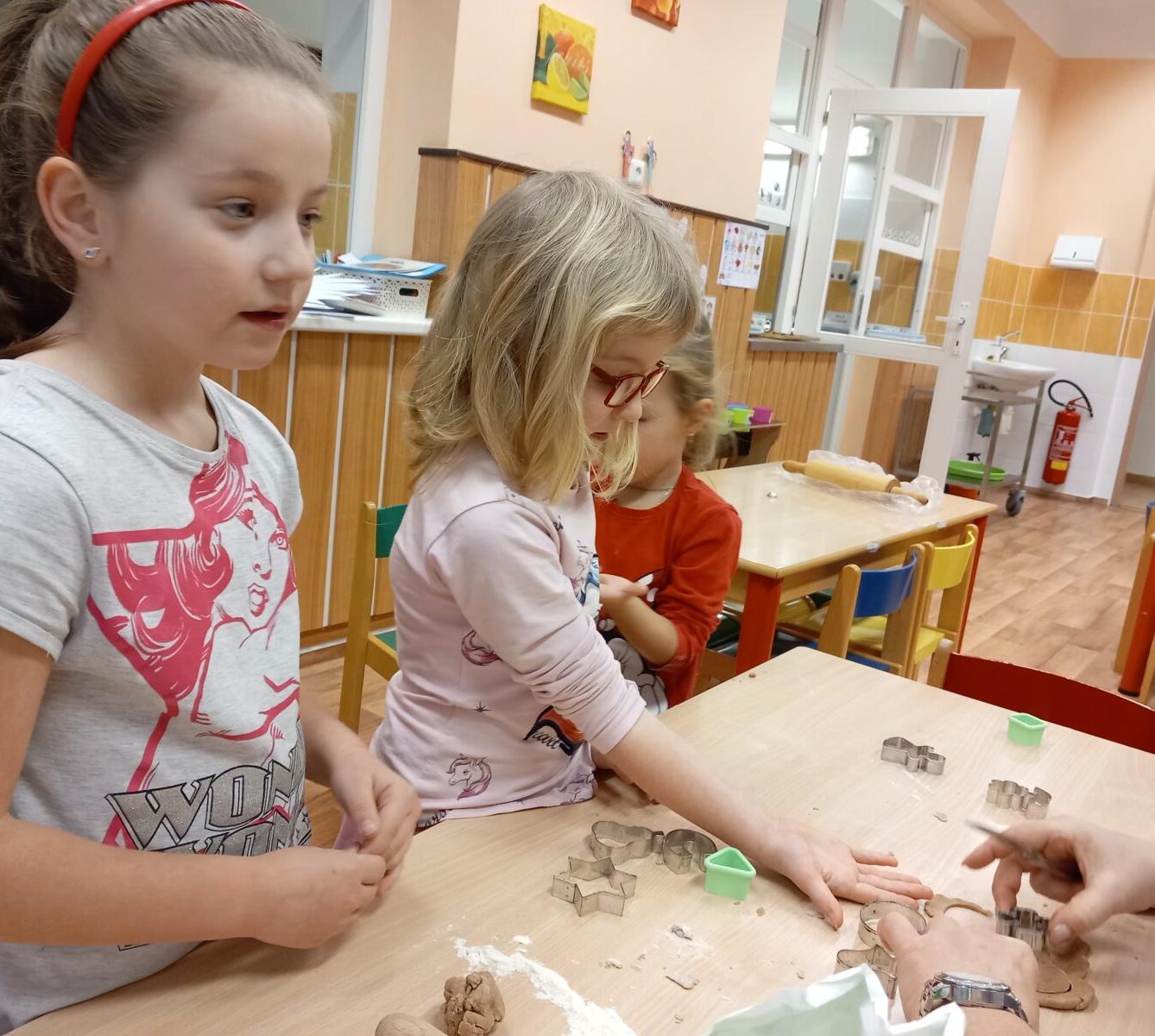 Pečení a zdobení perníčků a strojení stromečku... - 3