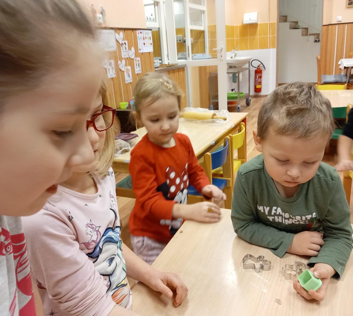 Pečení a zdobení perníčků a strojení stromečku... - 4