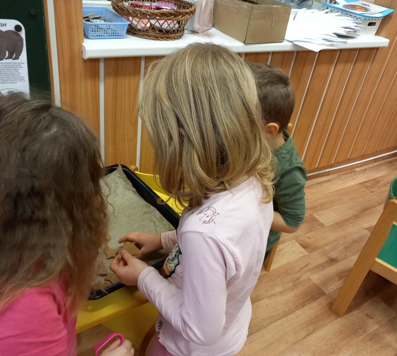 Pečení a zdobení perníčků a strojení stromečku... - 7