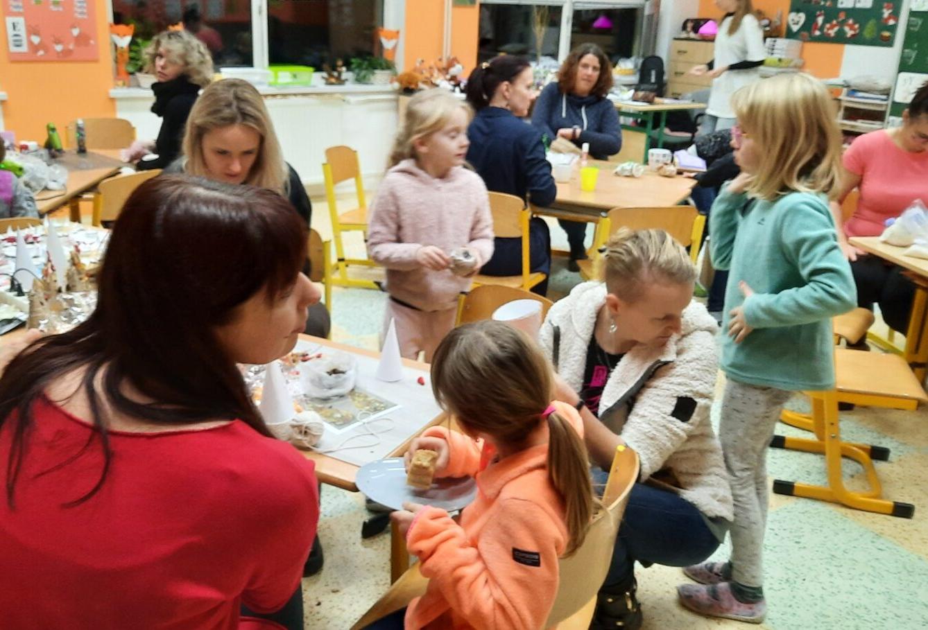 29. 11. Tvoření na jarmark v 1.B - 7