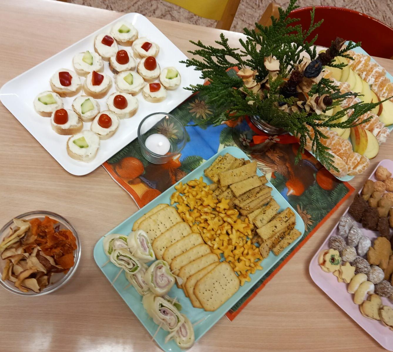 Vánoční setkání s rodiči - společné tvoření, hledání vánočního pokladu, zpívání koled, ochutnávka cukroví a punče... - 6