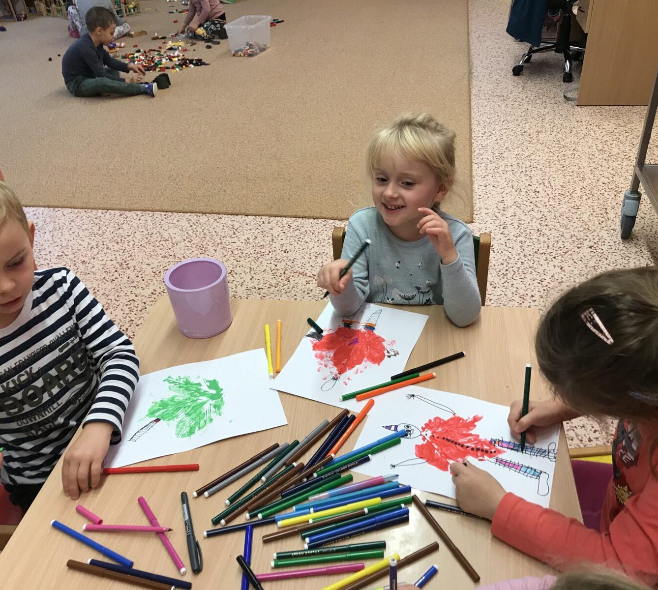 TVOŘENÍČKO: ,,LISTÍ ŽLOUTNE, POLETUJE" - 14