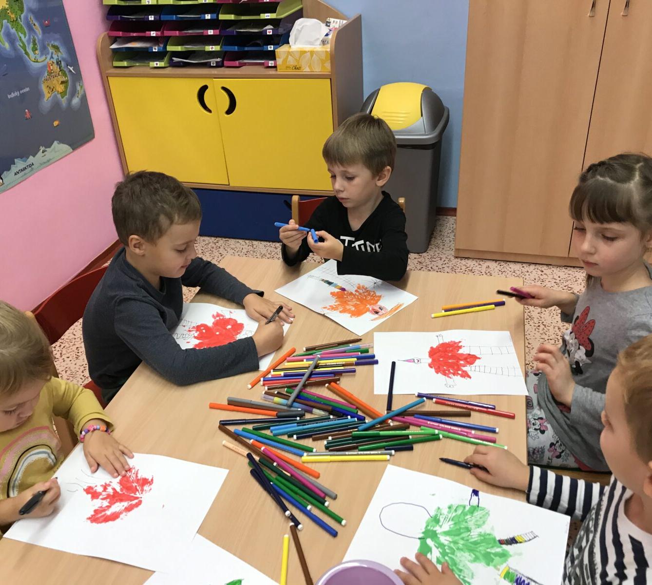 TVOŘENÍČKO: ,,LISTÍ ŽLOUTNE, POLETUJE" - 15