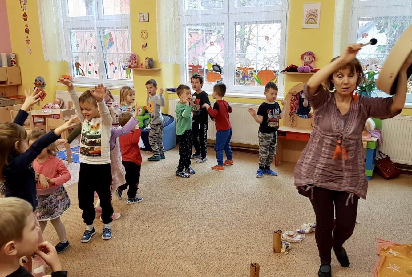 MUZIKOTERAPIE: ,,INDIÁNSKÁ POHÁDKA" - 15