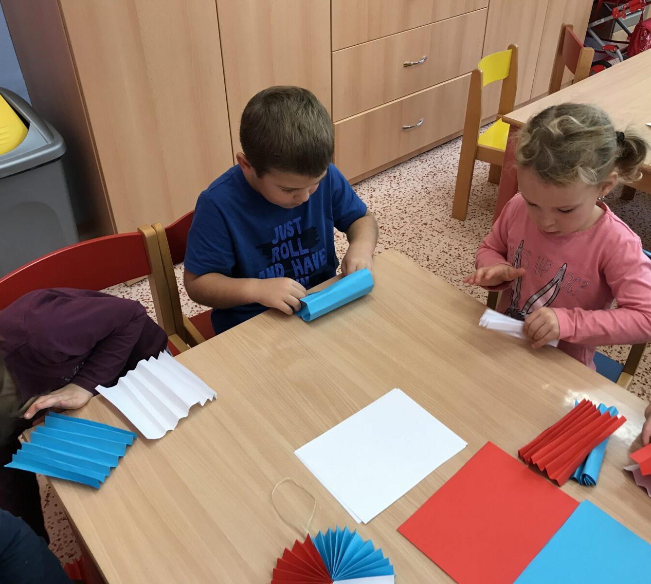 SOVIČKY: ,,KDE ŽIJEME ANEB MÁME RÁDI ČESKO" - 16