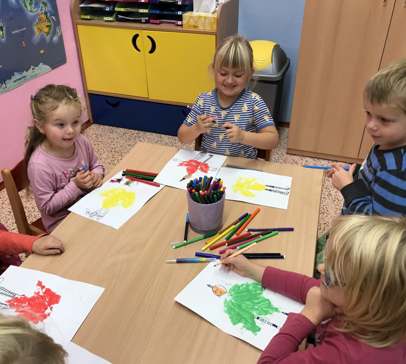 TVOŘENÍČKO: ,,LISTÍ ŽLOUTNE, POLETUJE" - 16