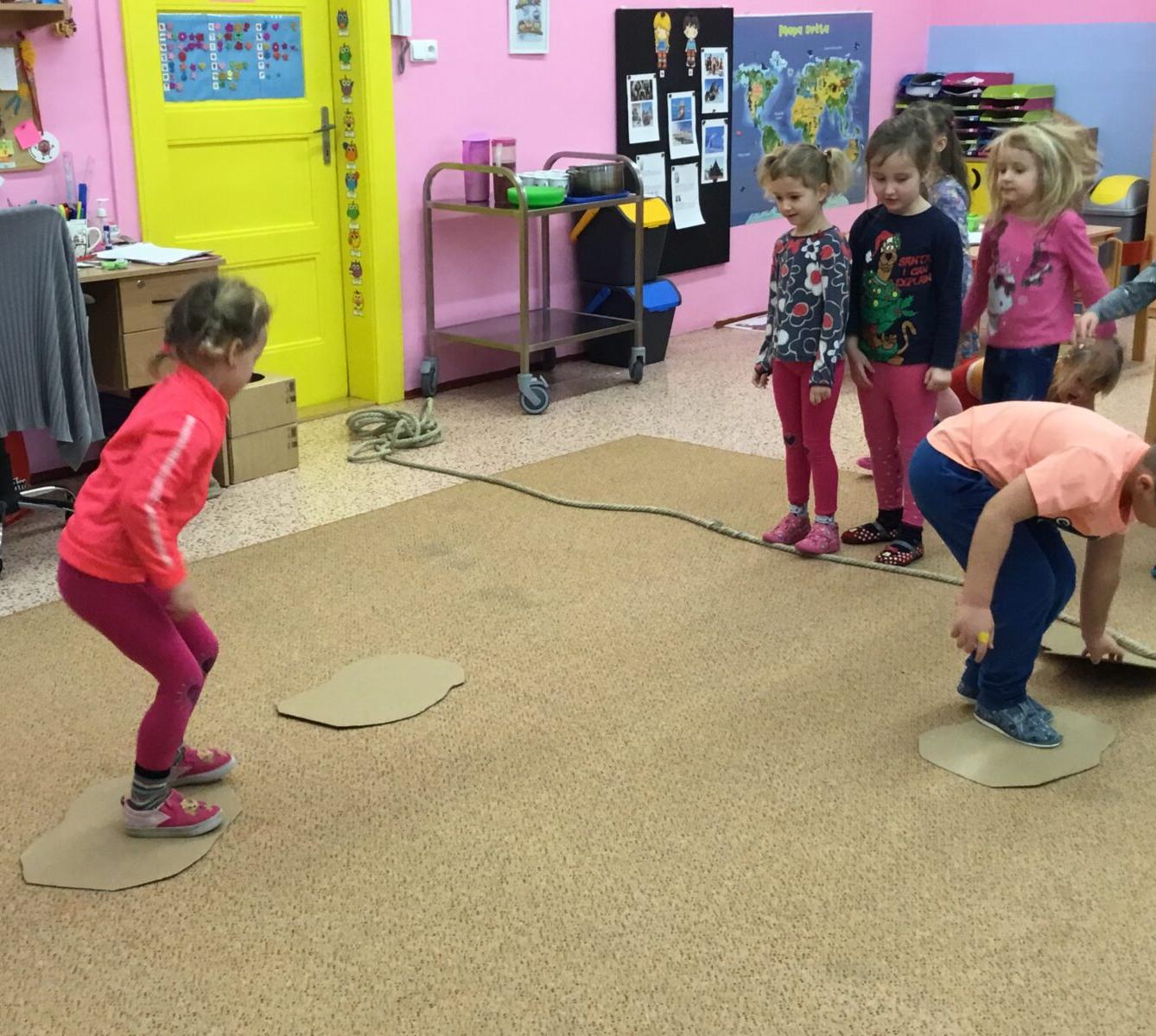 SOVIČKY: ,,ZIMNÍ RADOVÁNKY - VÝPRAVA NA SEVERNÍ A JIŽNÍ PÓL" - 20