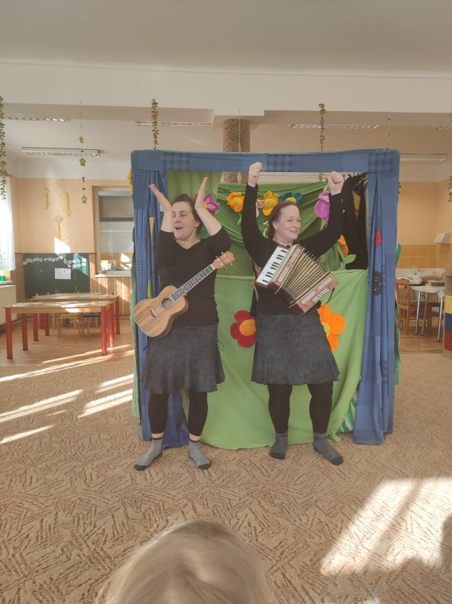 Divadlo JÓJO - POHÁDKA Z ROZKVETLÉ LOUKY - 10