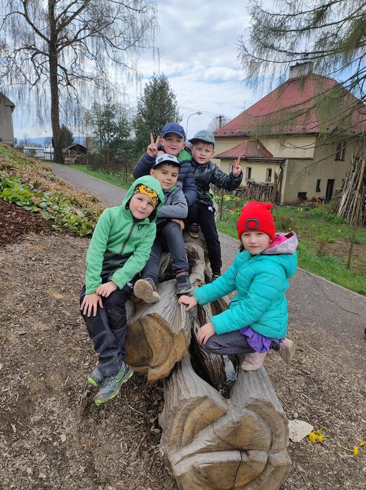 Přednáška p. Kubasy a návštěva hřiště - 19