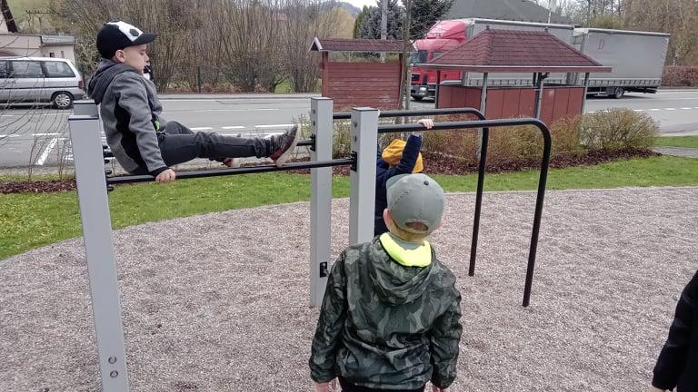 Přednáška p. Kubasy a návštěva hřiště - 23