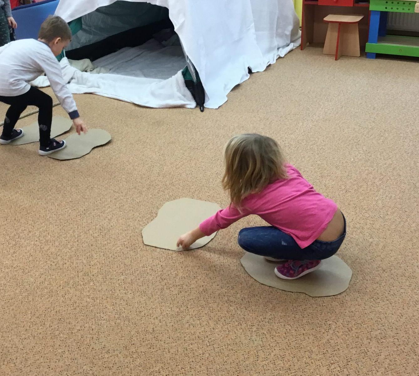 SOVIČKY: ,,ZIMNÍ RADOVÁNKY - VÝPRAVA NA SEVERNÍ A JIŽNÍ PÓL" - 24