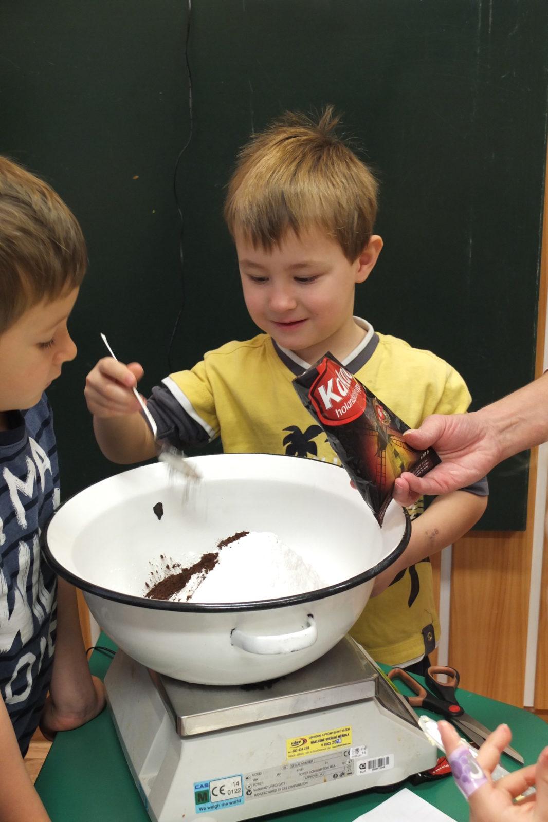 Pečení perníčků 2017 - 7