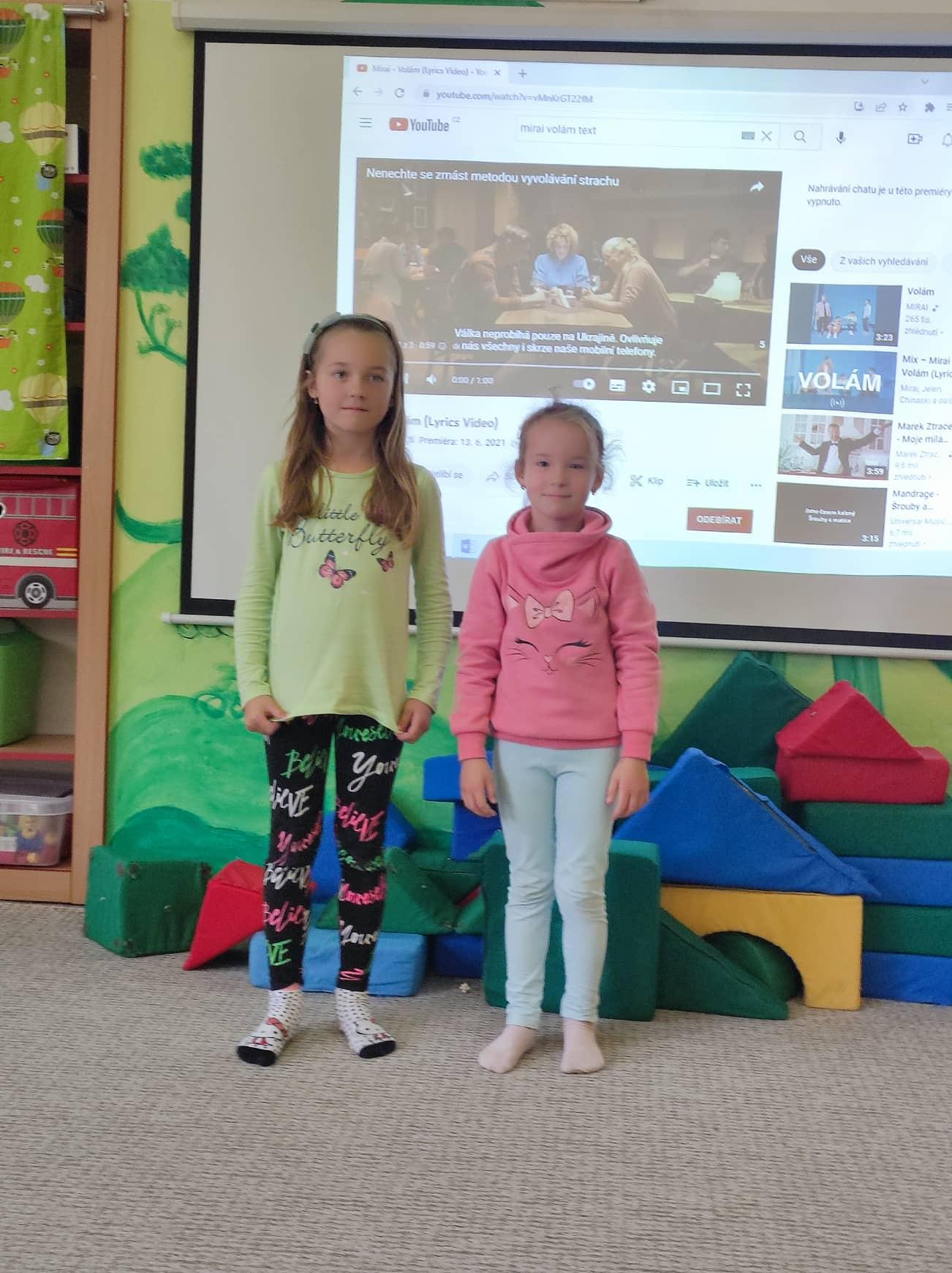 Zpívá celá družina - 14