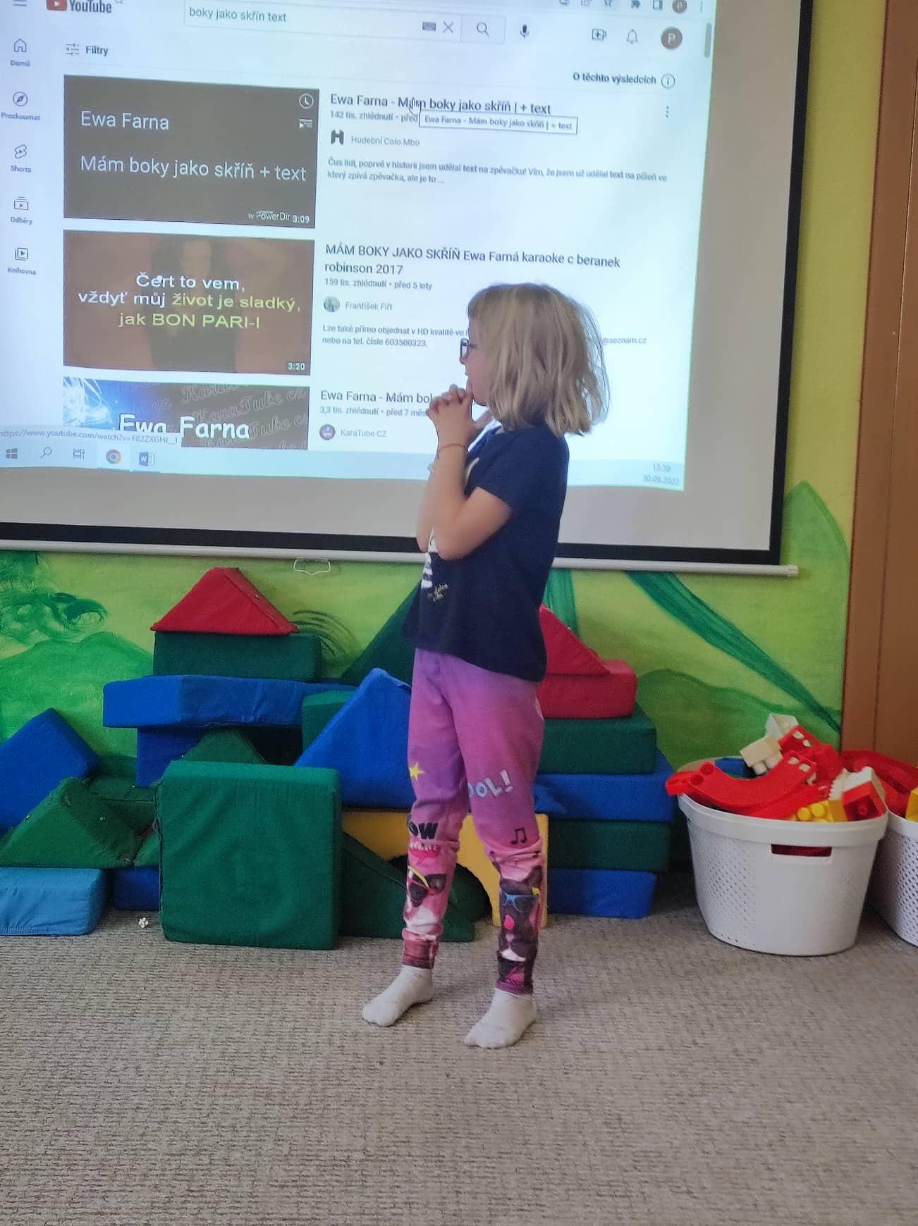 Zpívá celá družina - 15