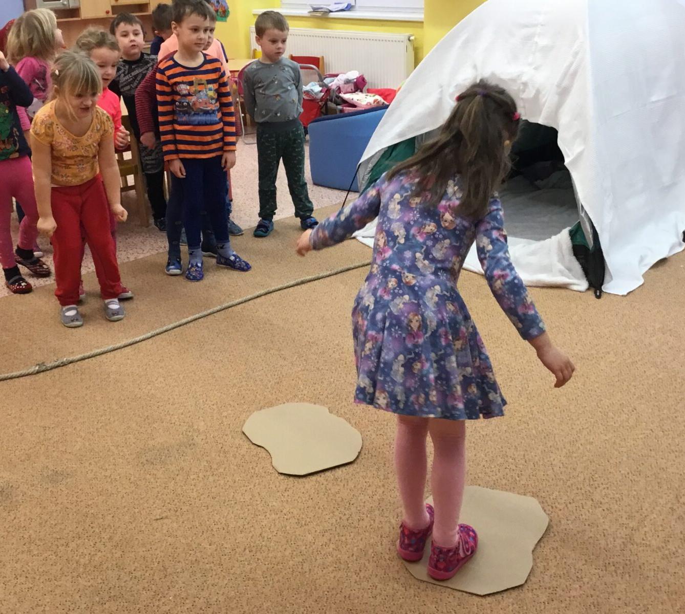 SOVIČKY: ,,ZIMNÍ RADOVÁNKY - VÝPRAVA NA SEVERNÍ A JIŽNÍ PÓL" - 25