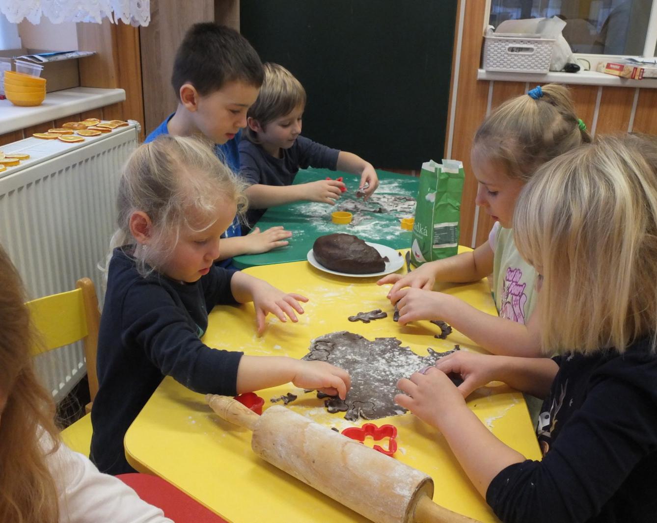 Pečení perníčků 2017 - 18