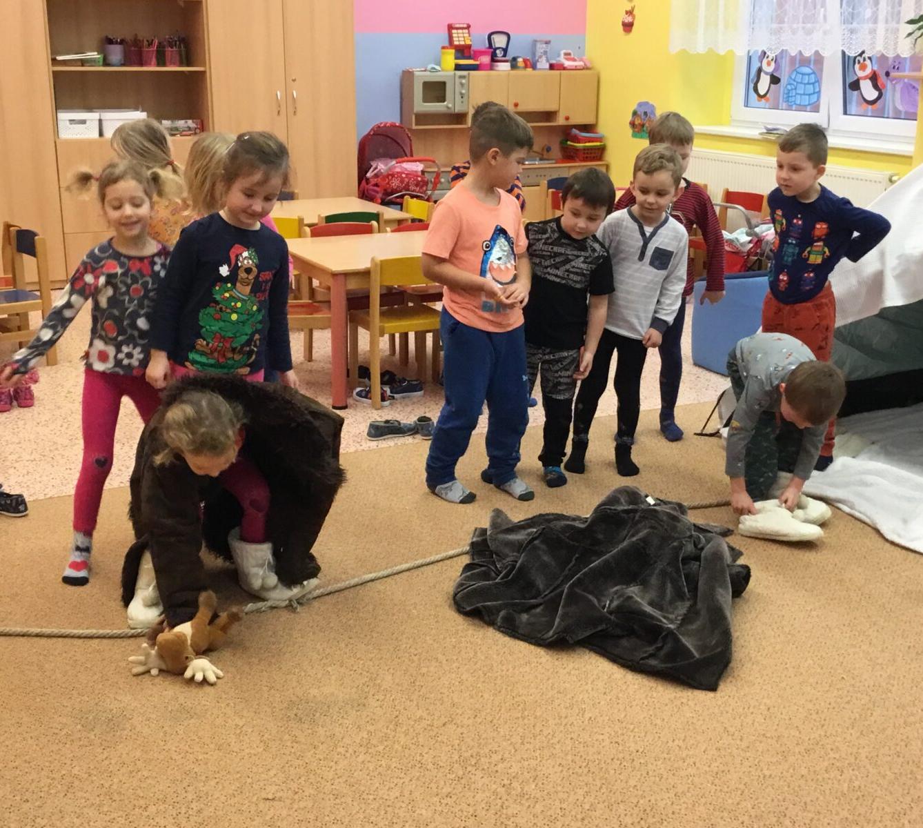 SOVIČKY: ,,ZIMNÍ RADOVÁNKY - VÝPRAVA NA SEVERNÍ A JIŽNÍ PÓL" - 28