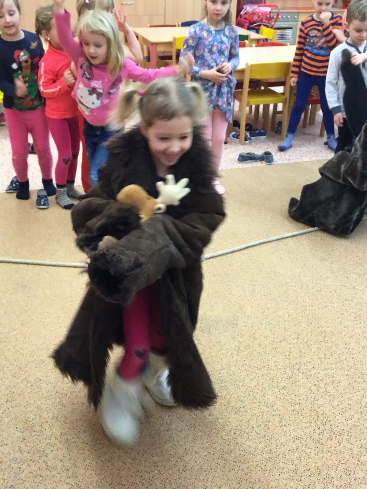 SOVIČKY: ,,ZIMNÍ RADOVÁNKY - VÝPRAVA NA SEVERNÍ A JIŽNÍ PÓL" - 30