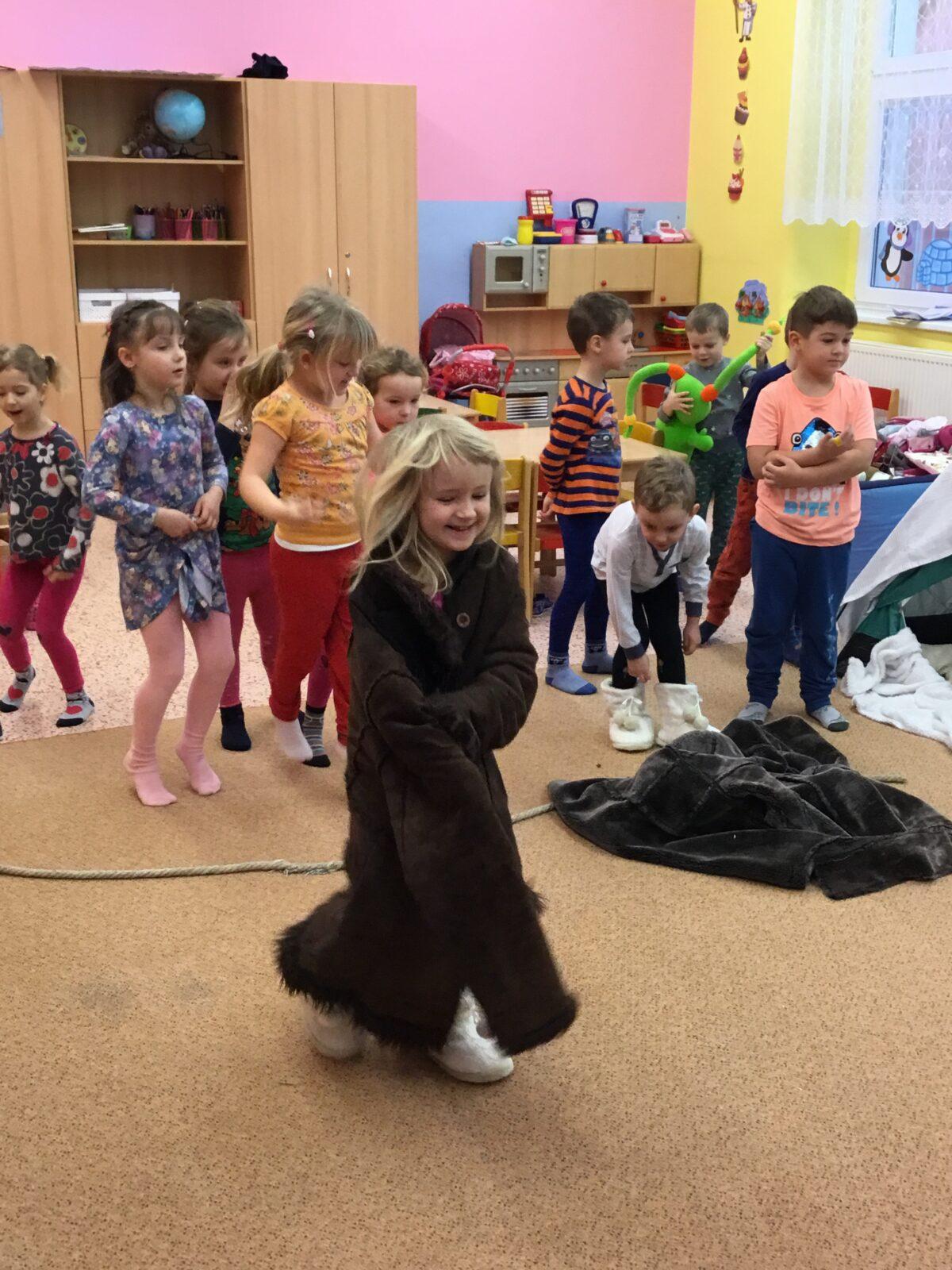 SOVIČKY: ,,ZIMNÍ RADOVÁNKY - VÝPRAVA NA SEVERNÍ A JIŽNÍ PÓL" - 32