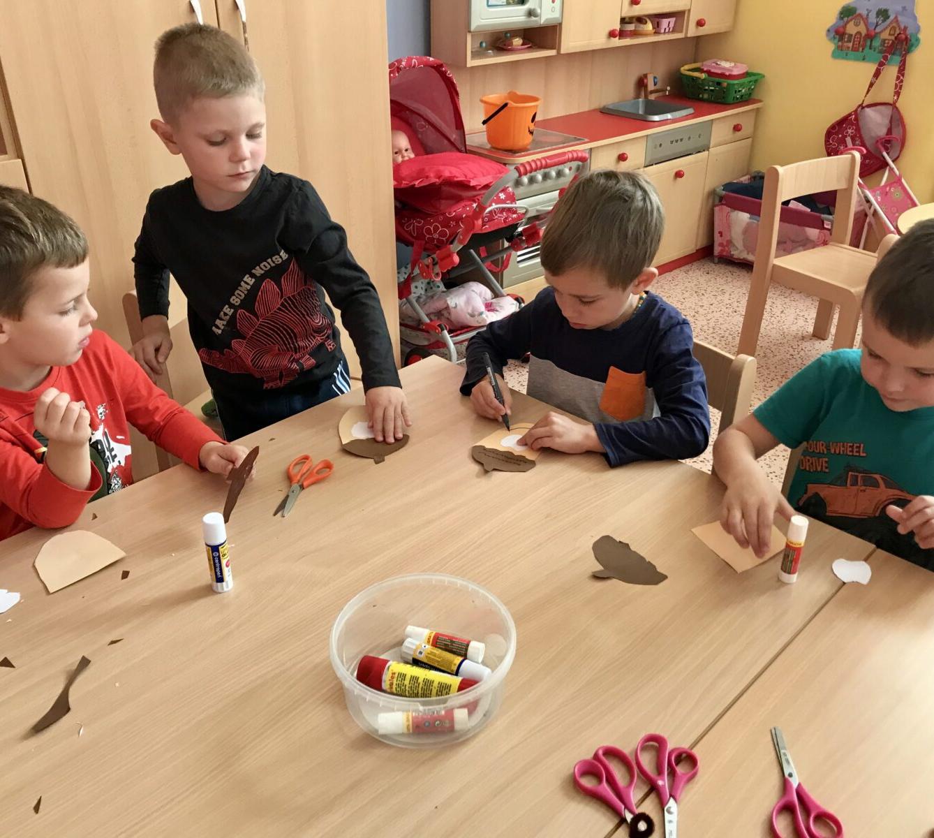 SOVIČKY: ,,LISTÍ ŽLOUTNE POLETUJE" - 35