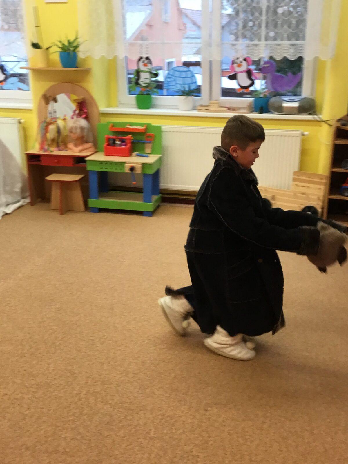 SOVIČKY: ,,ZIMNÍ RADOVÁNKY - VÝPRAVA NA SEVERNÍ A JIŽNÍ PÓL" - 36