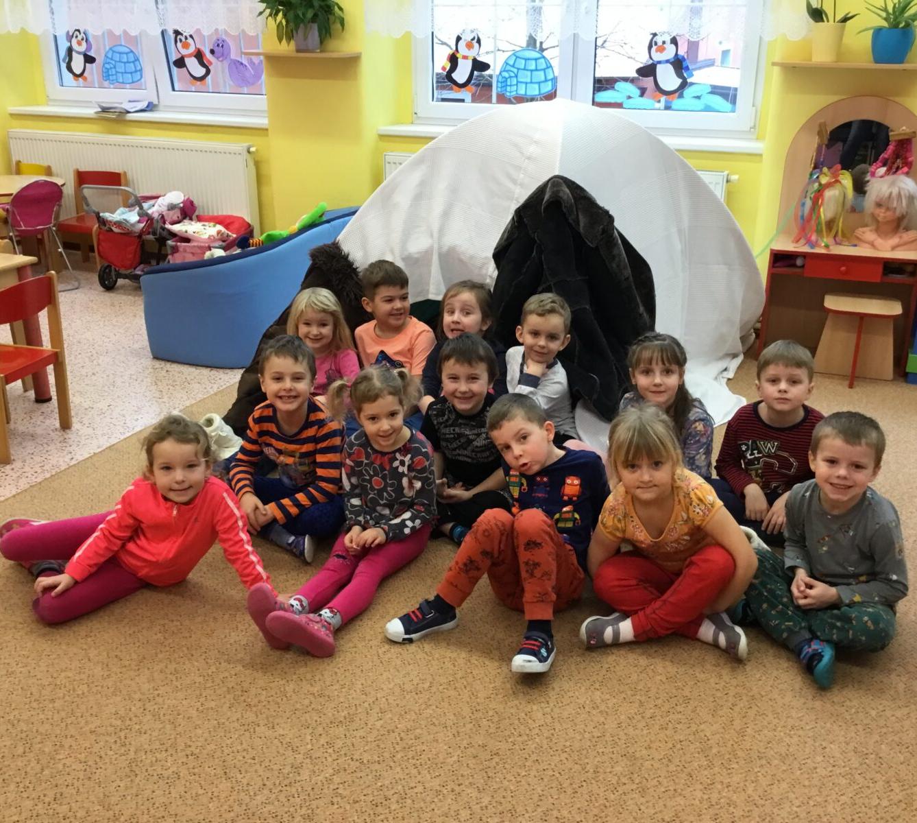 SOVIČKY: ,,ZIMNÍ RADOVÁNKY - VÝPRAVA NA SEVERNÍ A JIŽNÍ PÓL" - 37